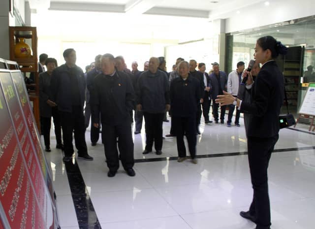 兗州區(qū)人大、政協(xié)領(lǐng)導(dǎo)蒞臨天意機(jī)械參觀考察